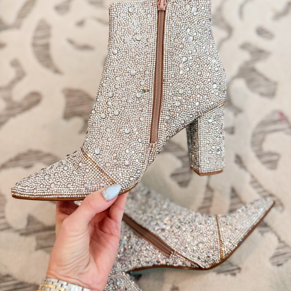 Elegant Rhinestone Heeled Boots 7.5